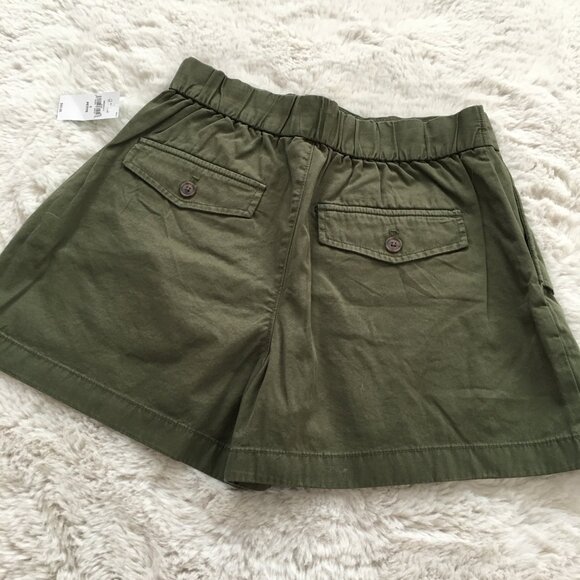 Gap High Rise Utility Shorts 0 Petite in Cypress Green - Picture 3 of 3